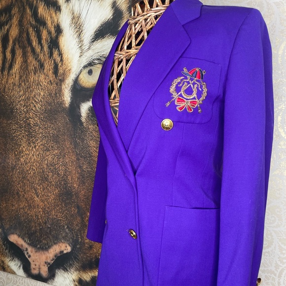 ESCADA - Picture 3 of 12